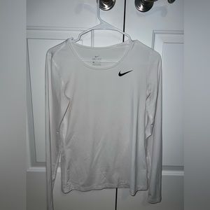 NIKE DRI FIT LONG SLEEVE SIZE SMALL